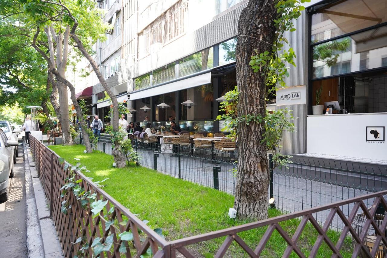Soho Apart Hotel Erivan Exterior foto