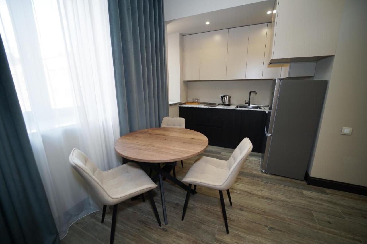 Soho Apart Hotel Erivan Exterior foto
