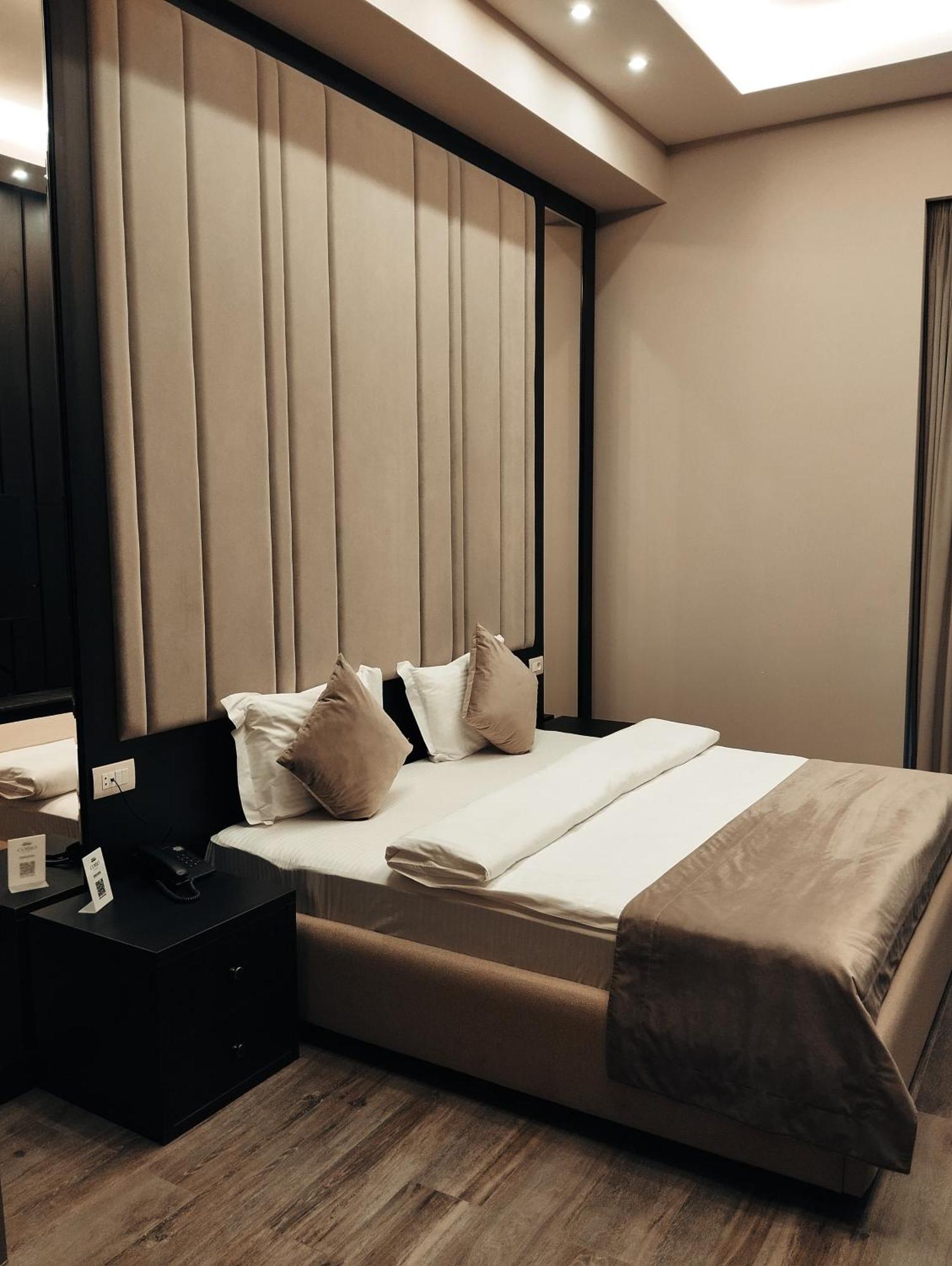 Soho Apart Hotel Erivan Exterior foto